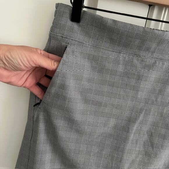 Athleta Plaid Soho Skort Size: 8 - Picture 5 of 10